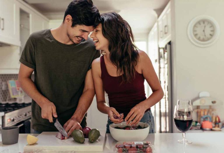 20 Indoor and Outdoor Hobbies for Couples to Do Together