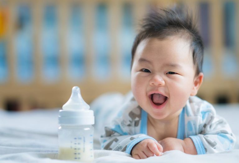 When Do Babies Stop Drinking Formula - The Right Age for Transition