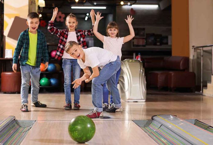 How to Throw an Amazing Bowling Party for Kids