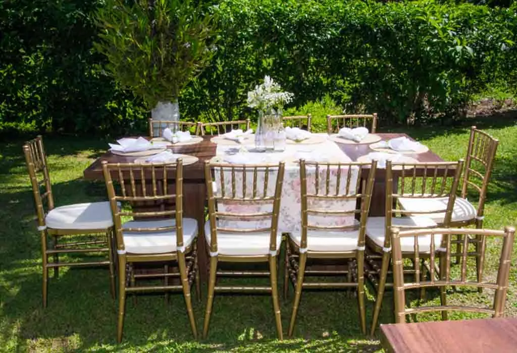 Outdoor Brunch Theme 