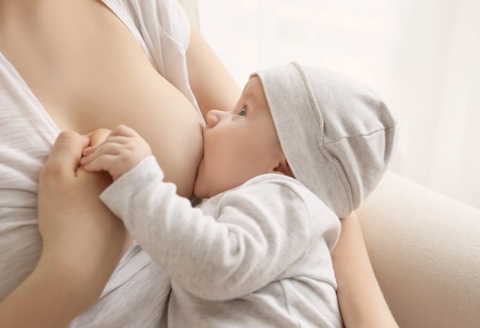 आई आणि बाळासाठी स्तनपानाचे फायदे