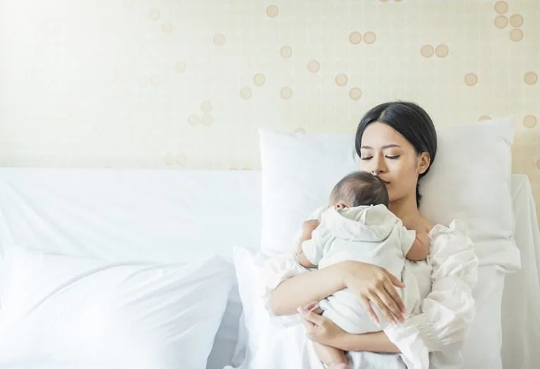 Breast Feeding Advantages and Tips for New a Mother
