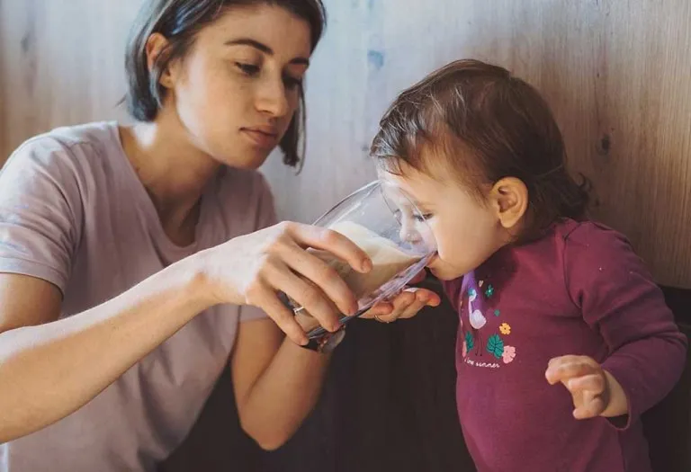 Should I Give to My Daughter a Cow Milk or a Buffalo Milk?