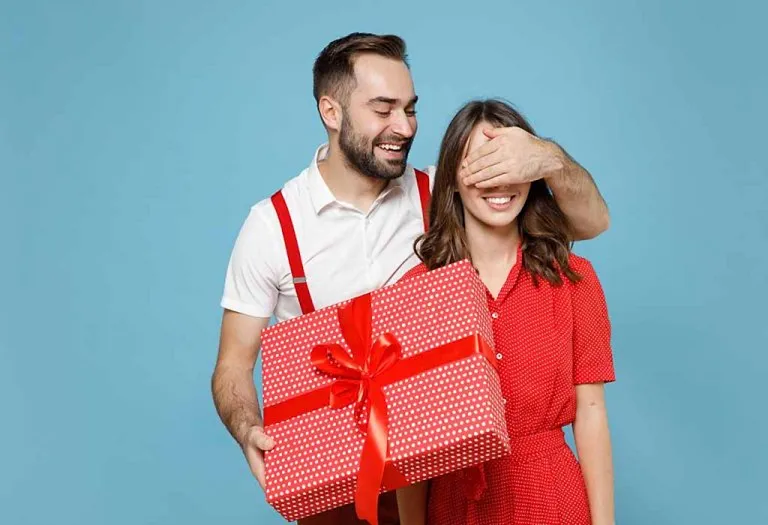 20 Romantic and Unique Second Anniversary Gift Ideas for Your Spouse