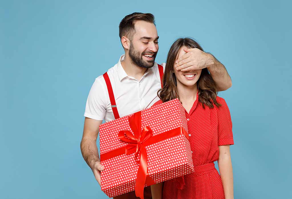 20 Best 2nd Wedding Anniversary Gift Ideas For Your Spouse