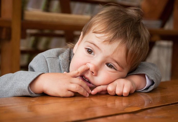 बच्चों का नाक में उंगली डालना - अपने बच्चे को ऐसा करने से कैसे रोकें
