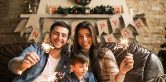 नववर्ष पर निबंध (Essay On New Year In Hindi) बच्चों के लिए ‘नए साल' पर निबंध