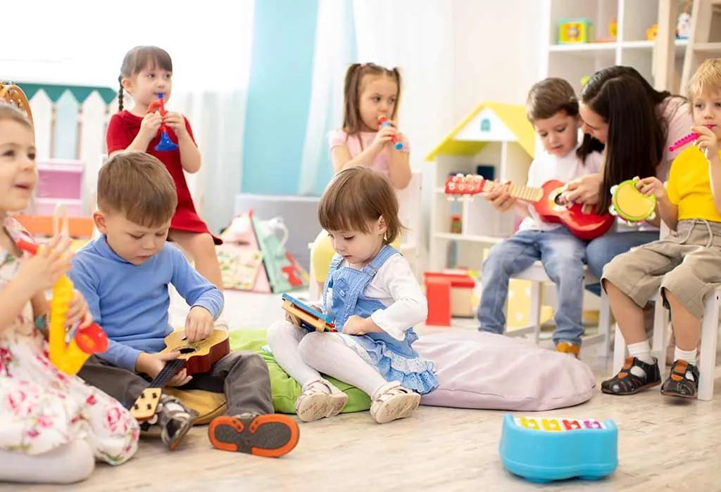 What Are the Differences Between Preschool and Daycare? - Learn