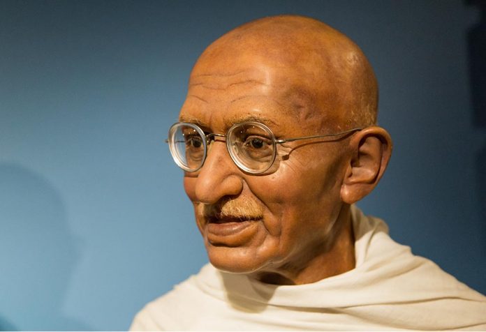 महात्मा गांधी पर निबंध (Mahatma Gandhi Essay In Hindi)