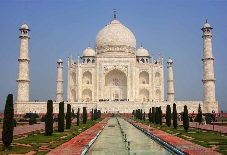 taj mahal essay in hindi for class 4