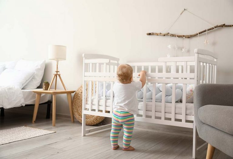 Toddler Bed vs Twin Bed - Which Is Better for Your Toddler?