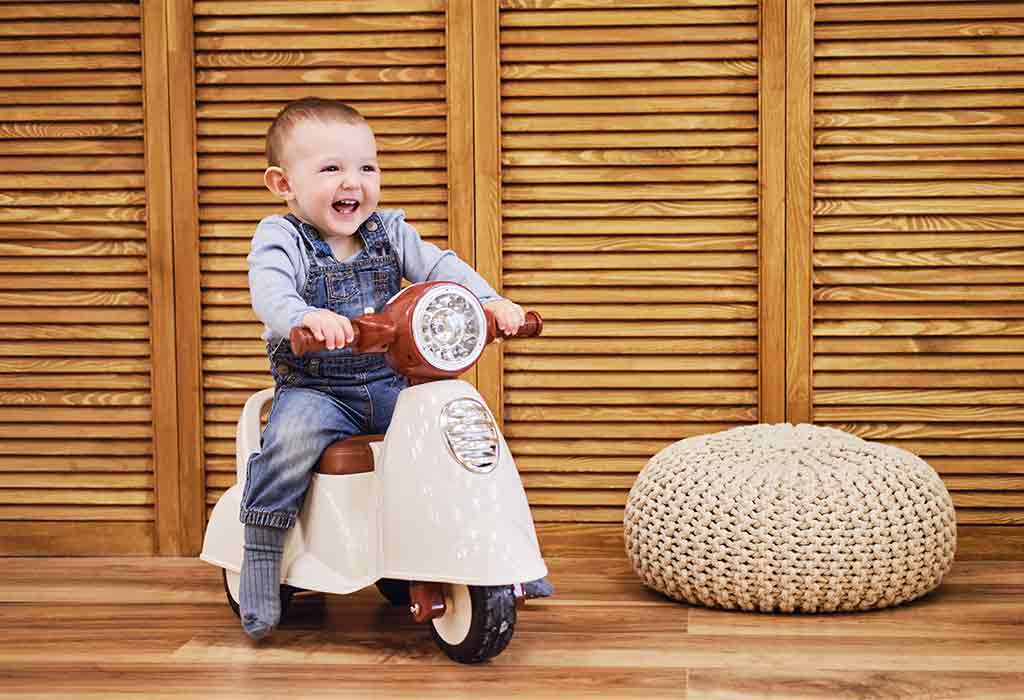 1st Birthday Photoshoot Ideas - Vintage Baby