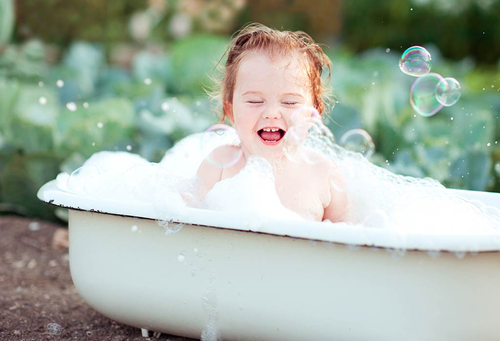 1st Birthday Photoshoot Ideas - Bubble Bath Session