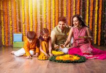 Essay On My Favourite Festival in Hindi