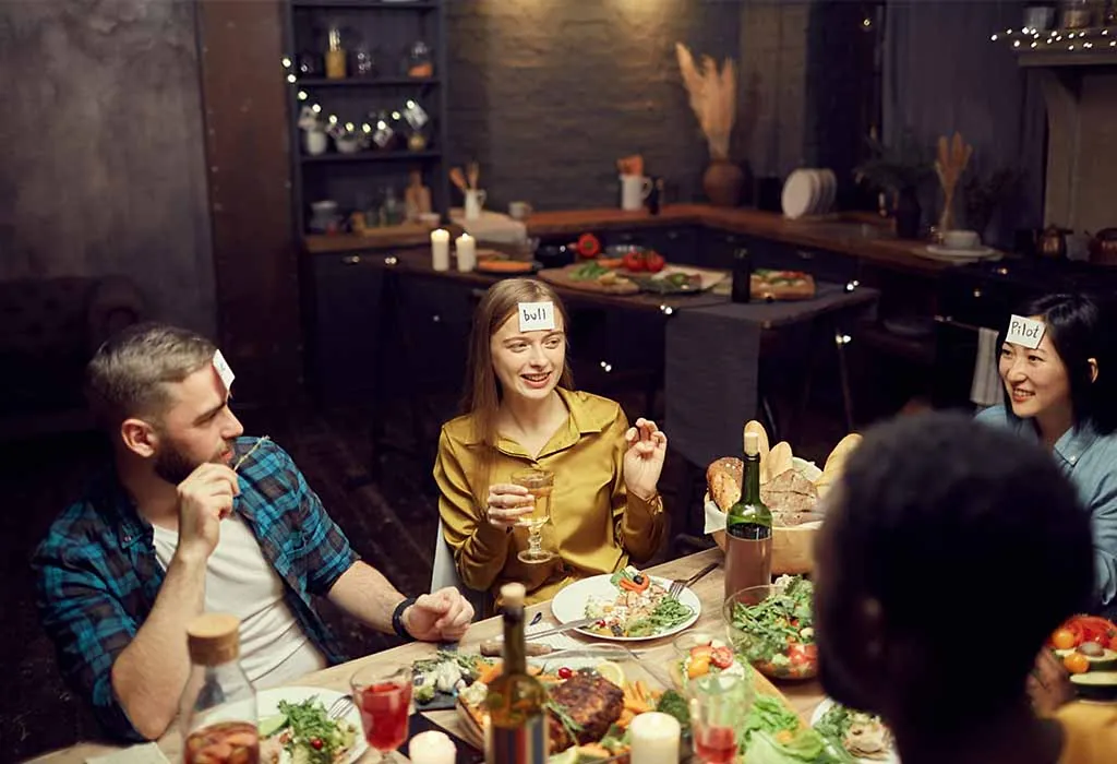 family playing thanksgiving riddle