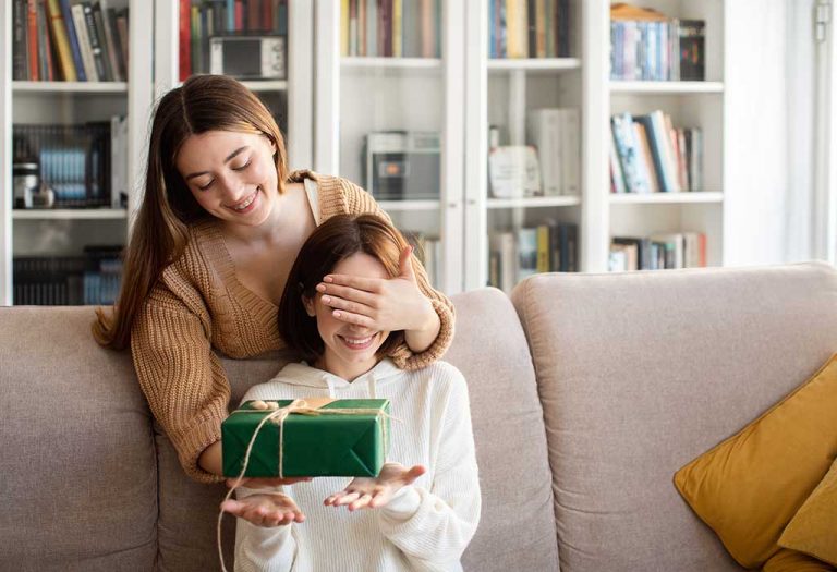 200+ Best Religious Birthday Wishes, Messages and Quotes for Sister