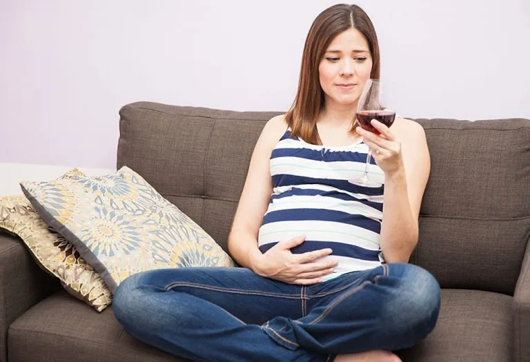 Alcohol During Pregnancy - How to Avoid & Its Effects
