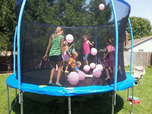 Poison Balls on Trampoline Game