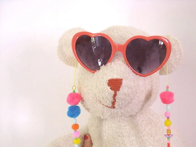 Lolita’s Eyeglass String Necklace Craft