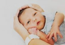 बच्चे के होंठ कांपना – कारण, लक्षण और उपचार | Baby’s Lip Quivers – Causes, Signs, and Treatments In Hindi Bacchon Ke Honth Kapna - Karan, Lakshan aur Upchar in Hindi