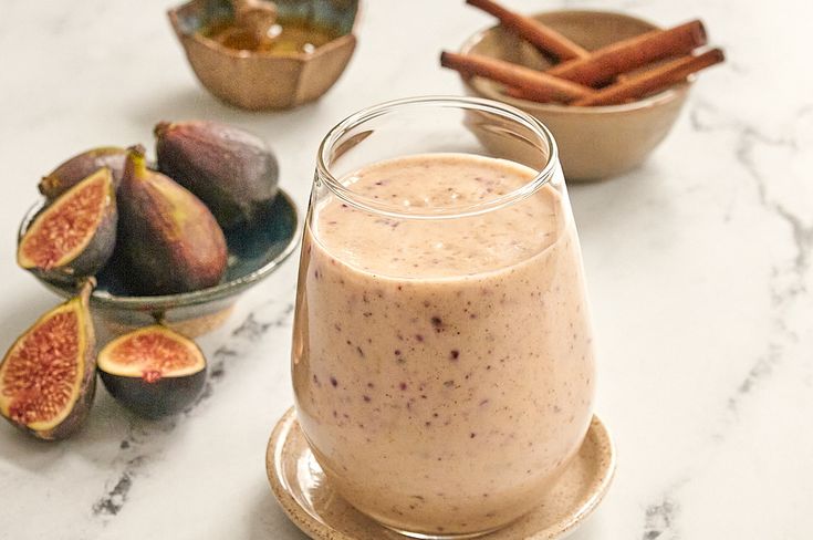 Fig and Almond Smoothie