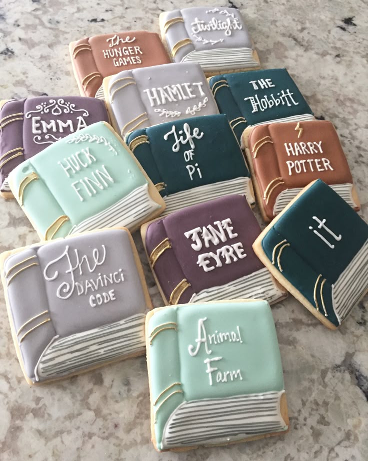 Book-Shaped Cookies baby shower favours