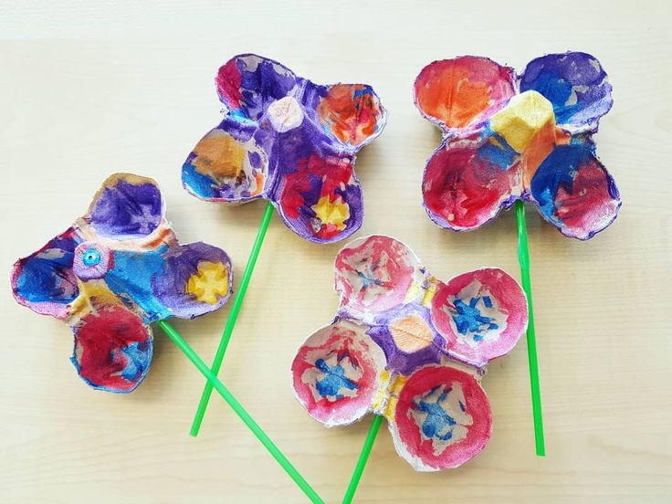 Egg Carton Flowers kids summer craft