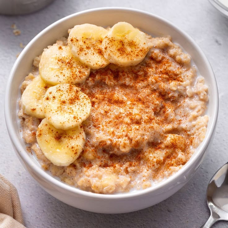Oats and Banana Breakfast Bowl Oats and Banana Breakfast Bowl