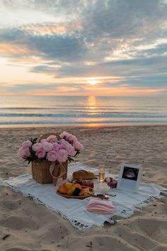 beach picnic pregnancy announcement